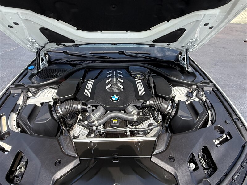 Used 2023 BMW M550i xDrive w/ Executive Package AWD/4WD image 25