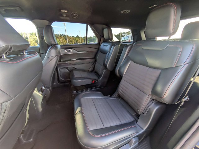 Certified 2026 Ford Explorer ST-Line w/ ST-Line Street Pack RWD image 14