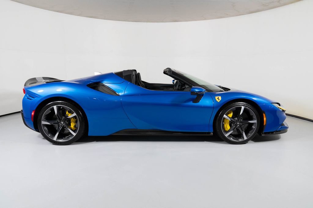 Used 2022 Ferrari SF90 Spider image 29