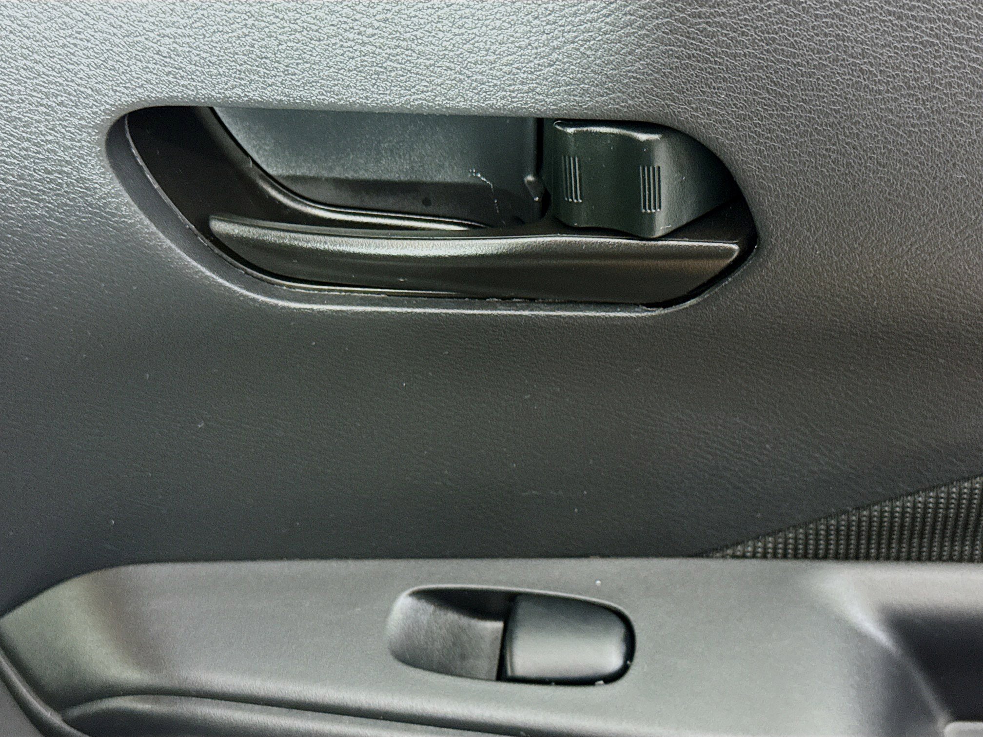 Used 2022 Nissan Kicks S image 30