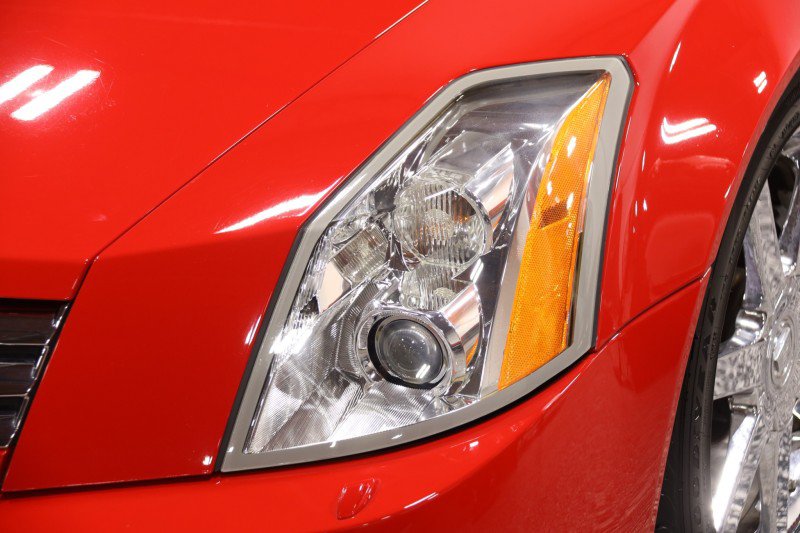 Used 2007 Cadillac XLR RWD image 15