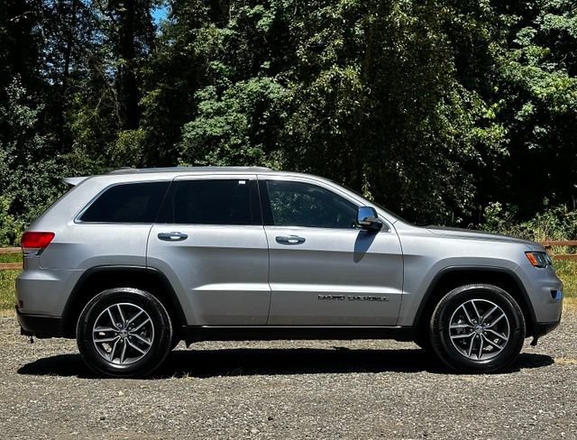 Used 2018 Jeep Grand Cherokee Limited AWD/4WD image 10