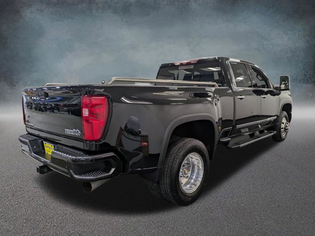 Used 2024 Chevrolet Silverado 3500 High Country w/ High Country Premium Package image 4