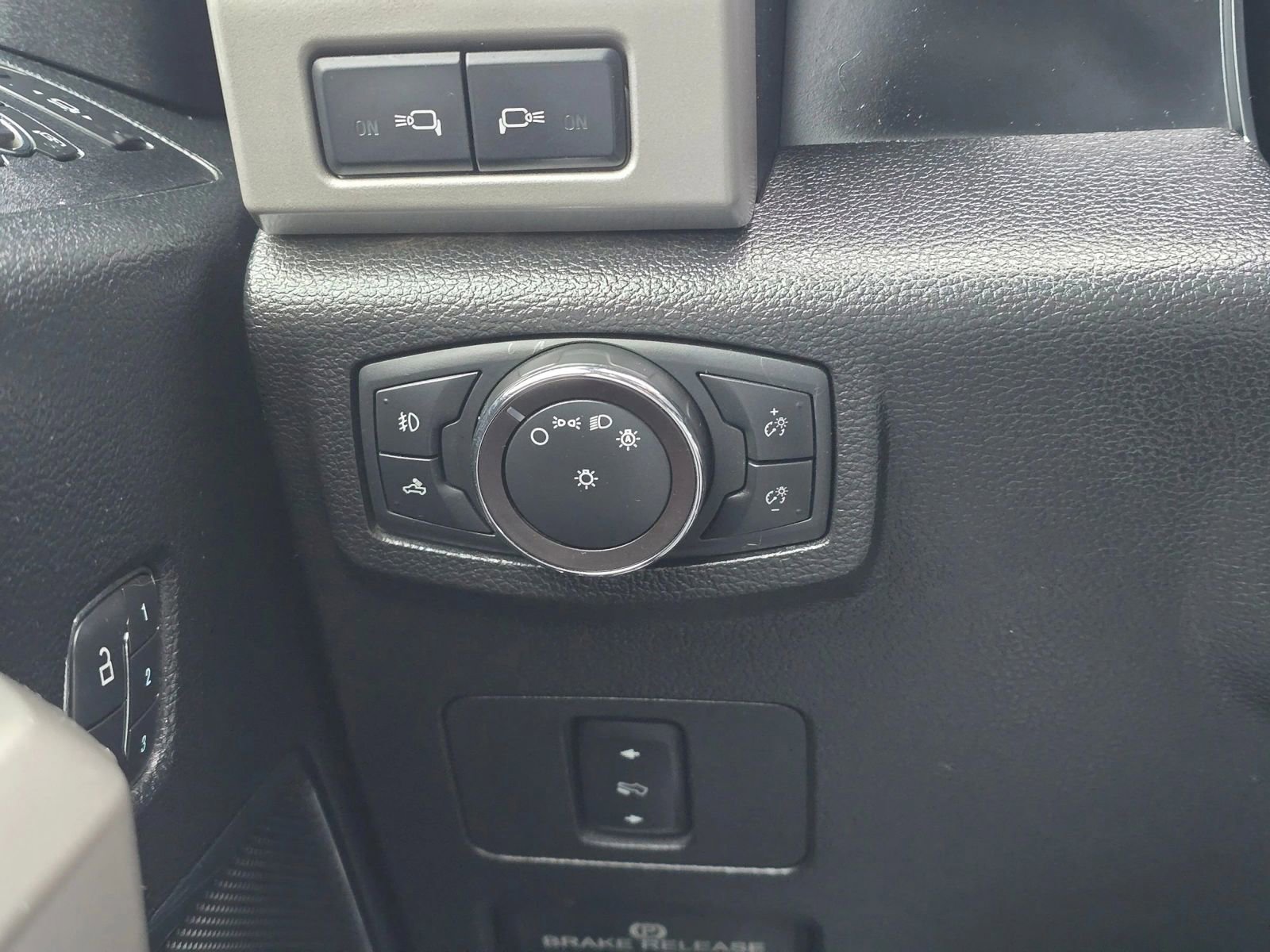 Used 2019 Ford F250 Lariat w/ Lariat Value Package AWD/4WD image 27