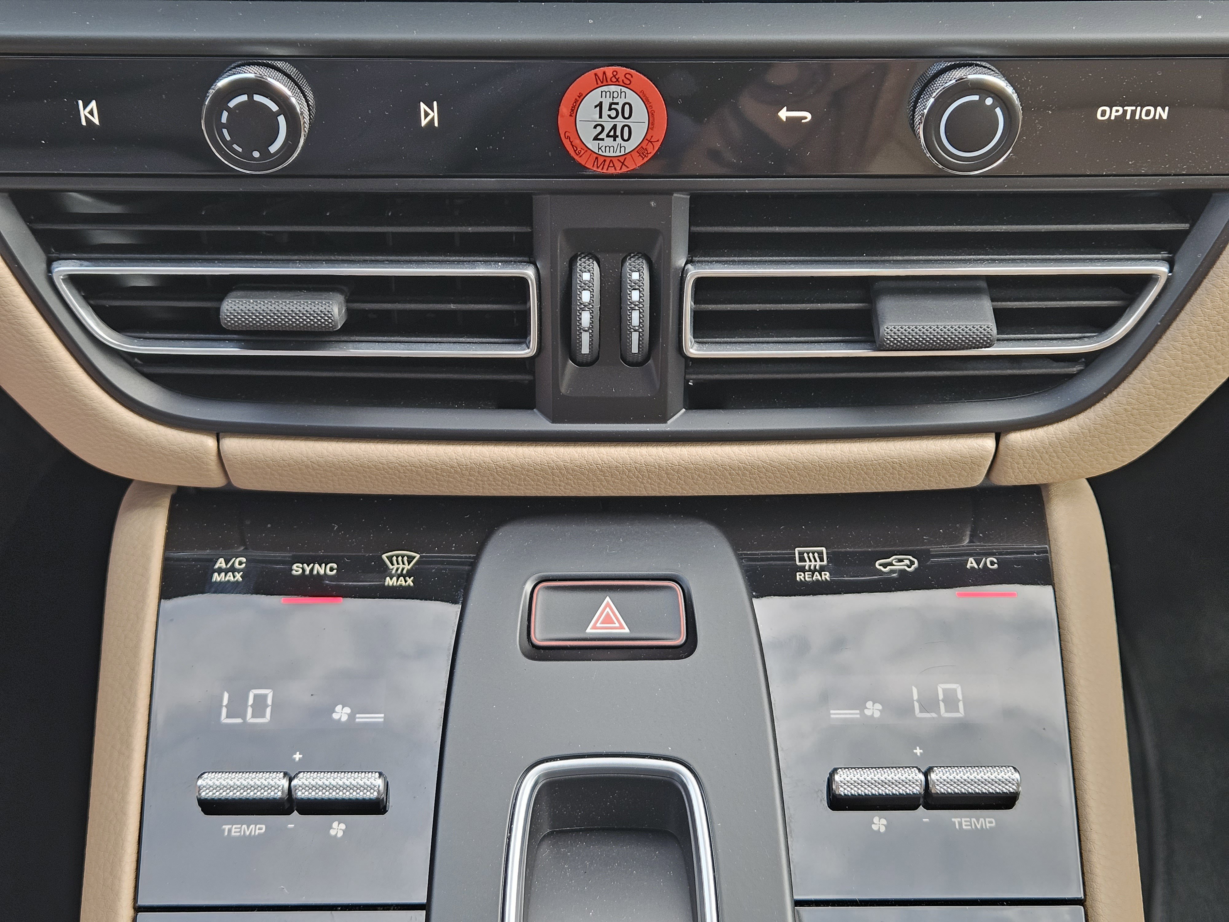 Certified 2026 Porsche Macan image 19