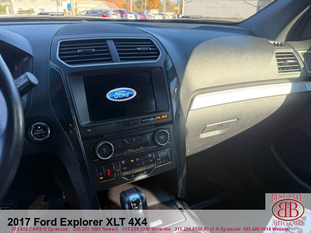 Used 2017 Ford Explorer XLT w/ Equipment Group 202A AWD/4WD image 21