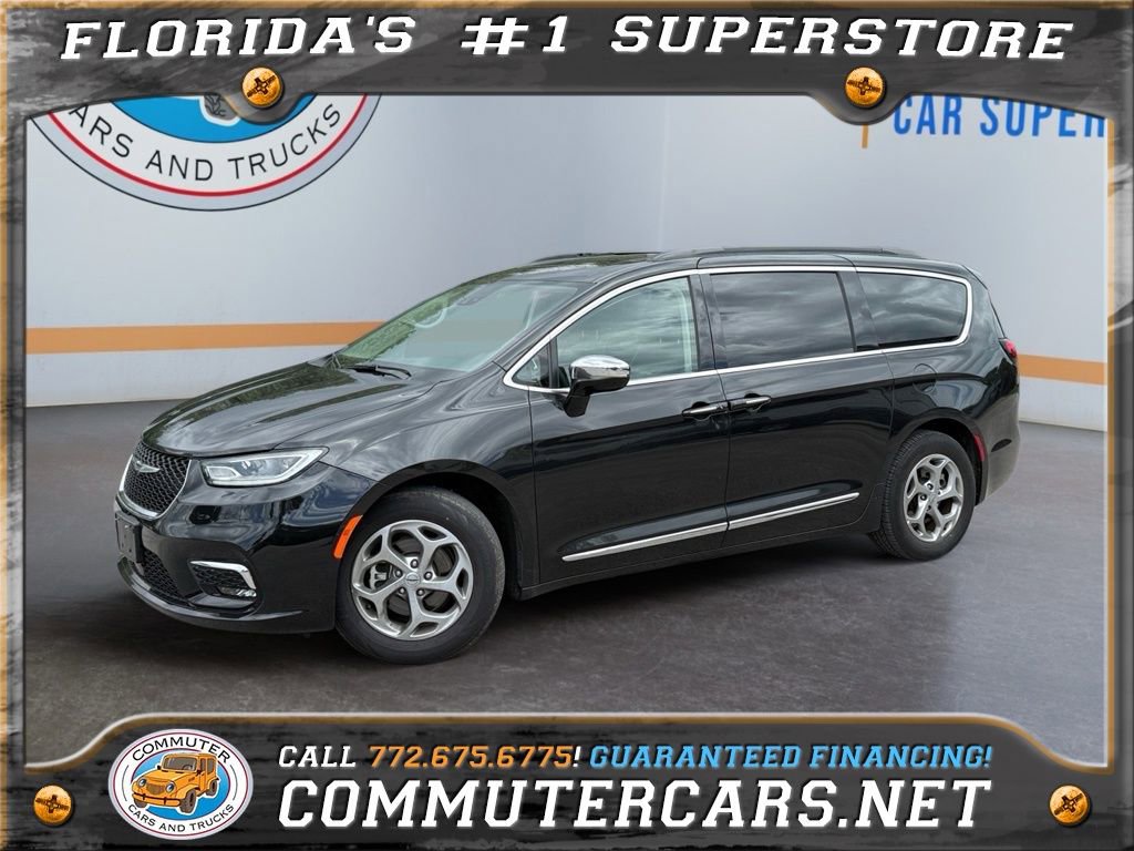 Used 2023 Chrysler Pacifica Limited FWD image 1