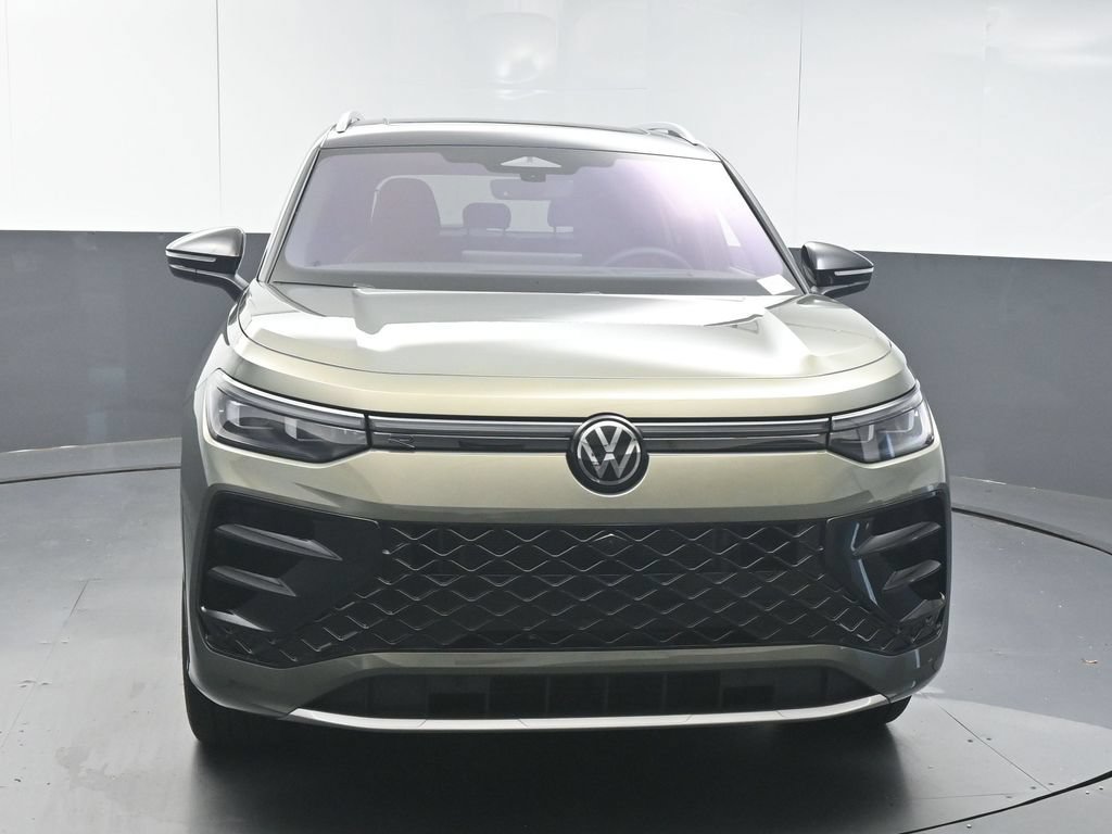 New 2026 Volkswagen Tiguan SEL R-Line AWD/4WD image 3