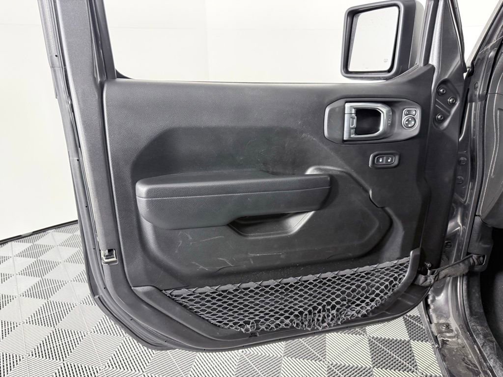 Used 2023 Jeep Gladiator Sport image 9