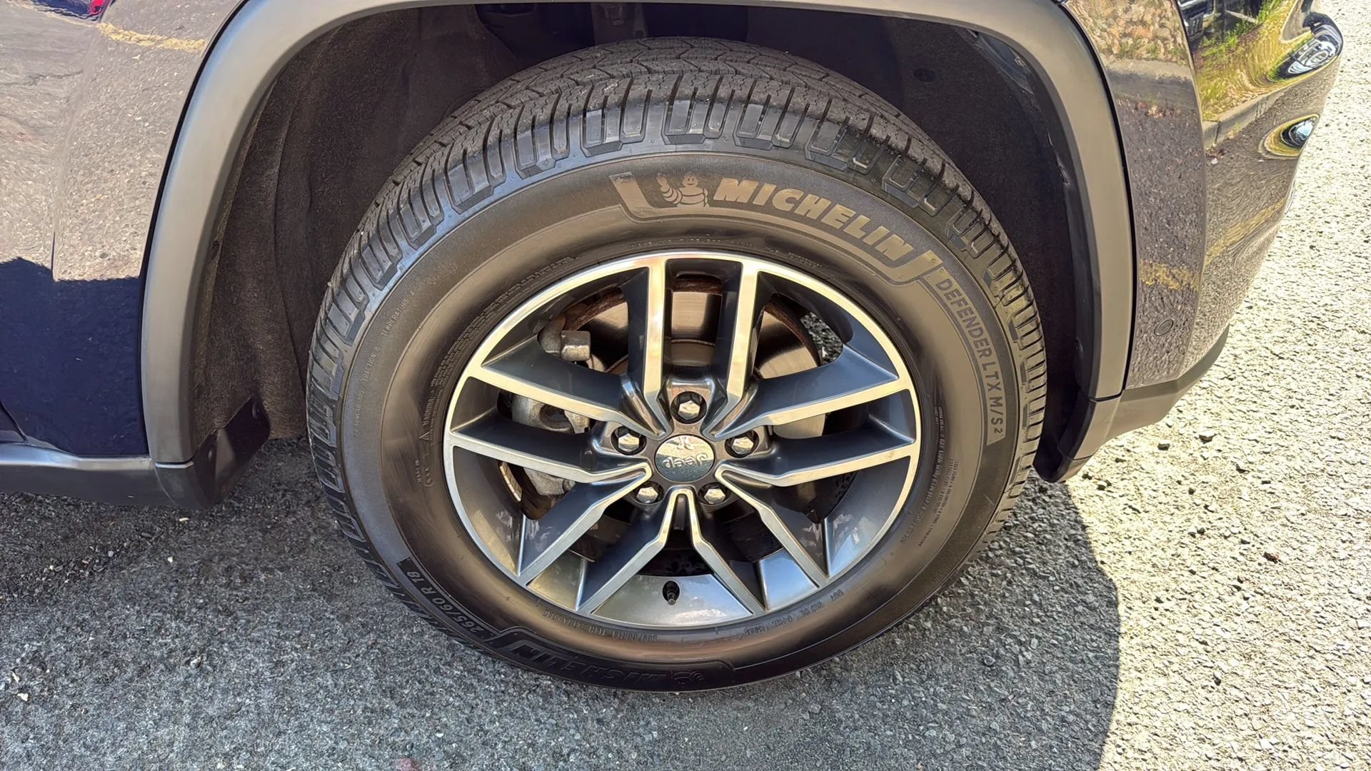 Used 2018 Jeep Grand Cherokee Limited AWD/4WD image 12