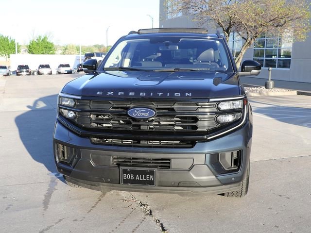 Used 2025 Ford Expedition Active AWD/4WD image 2