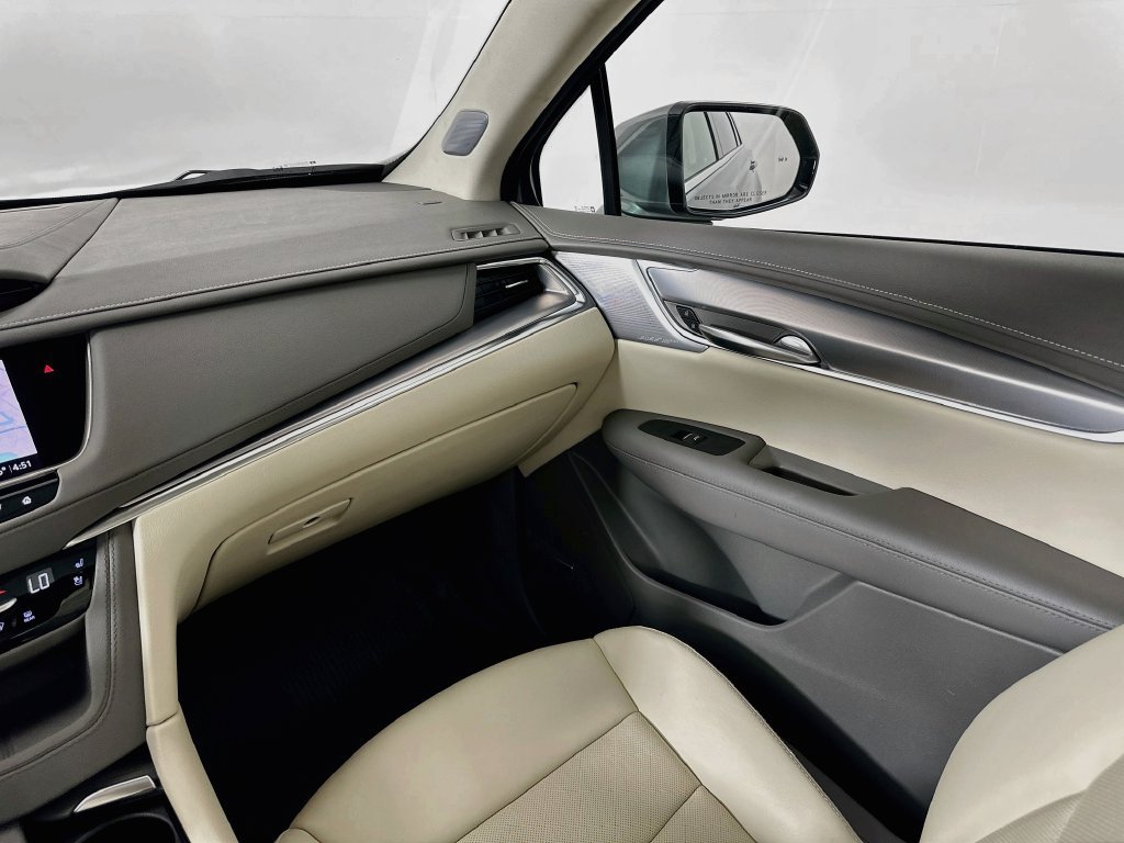 Certified 2025 Cadillac XT5 Premium Luxury w/ Technology Package AWD/4WD image 31