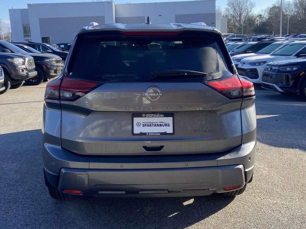 Used 2024 Nissan Rogue SL image 4