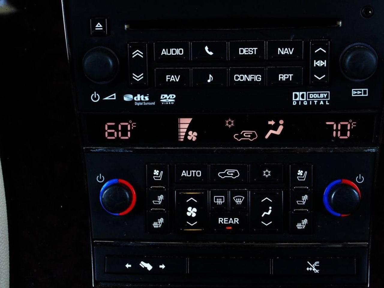 Used 2013 Cadillac Escalade Premium AWD/4WD image 19