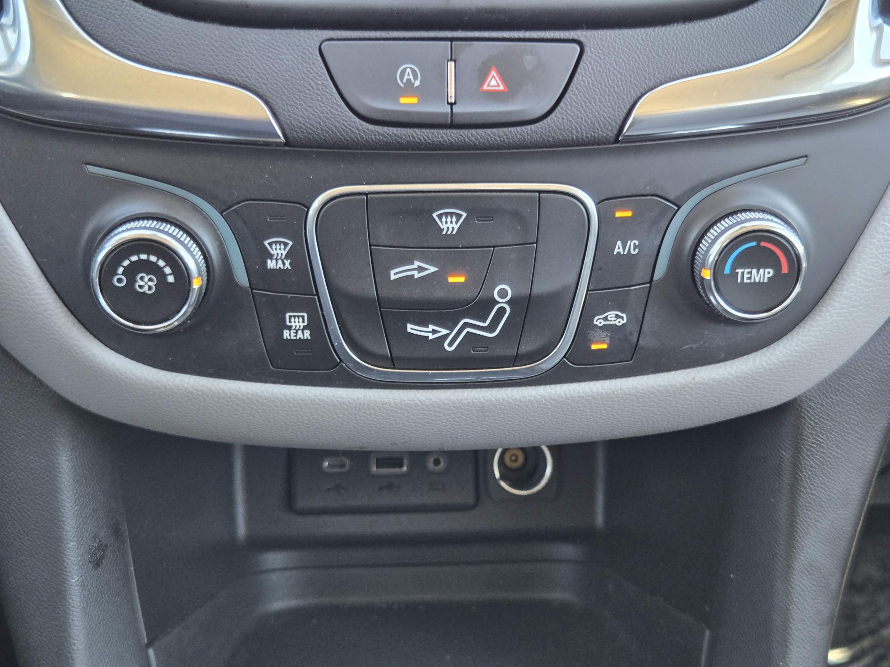 Used 2024 Chevrolet Equinox LS FWD image 15