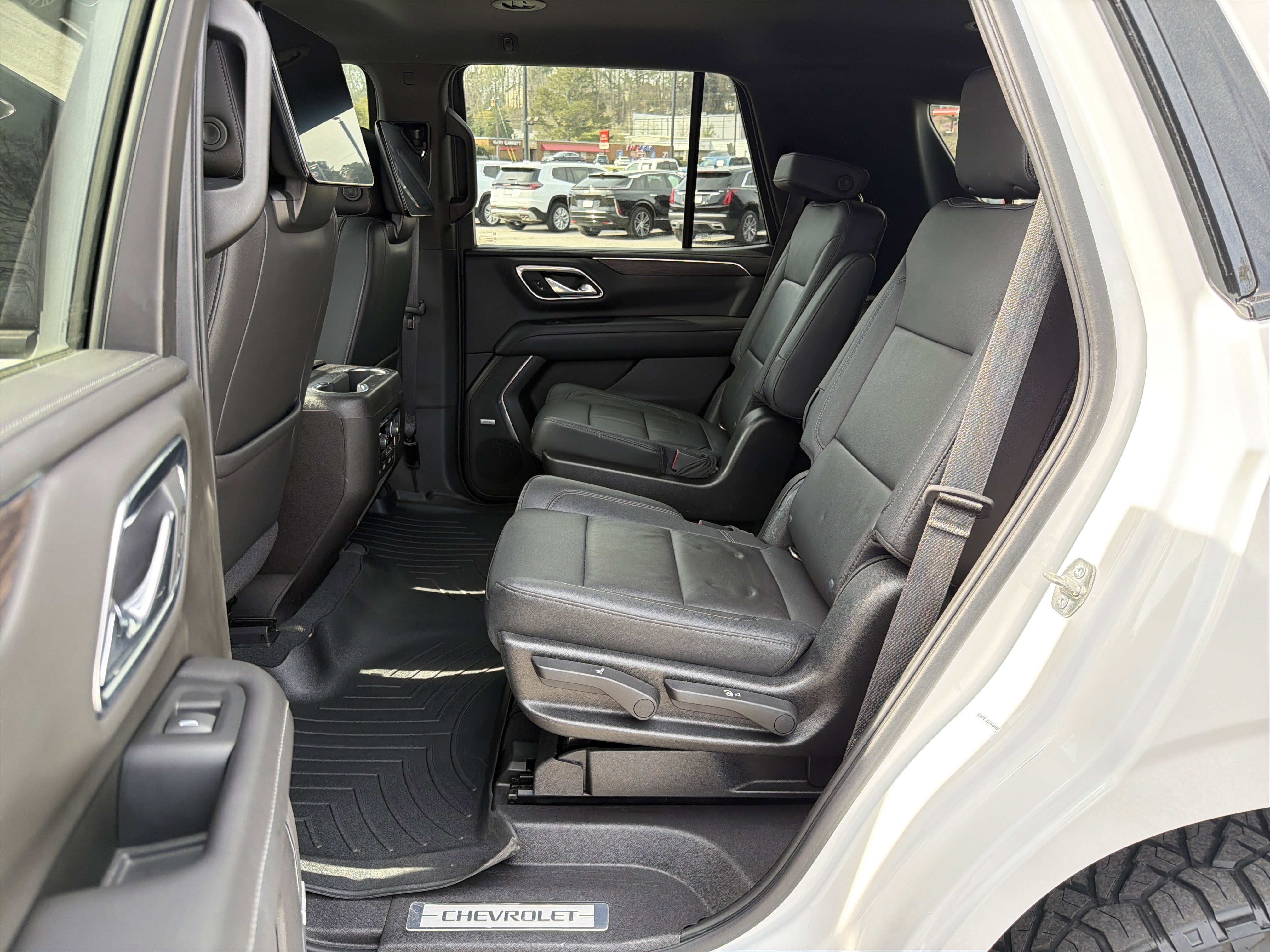 Used 2021 Chevrolet Tahoe Z71 w/ Z71 Off-Road Package image 26