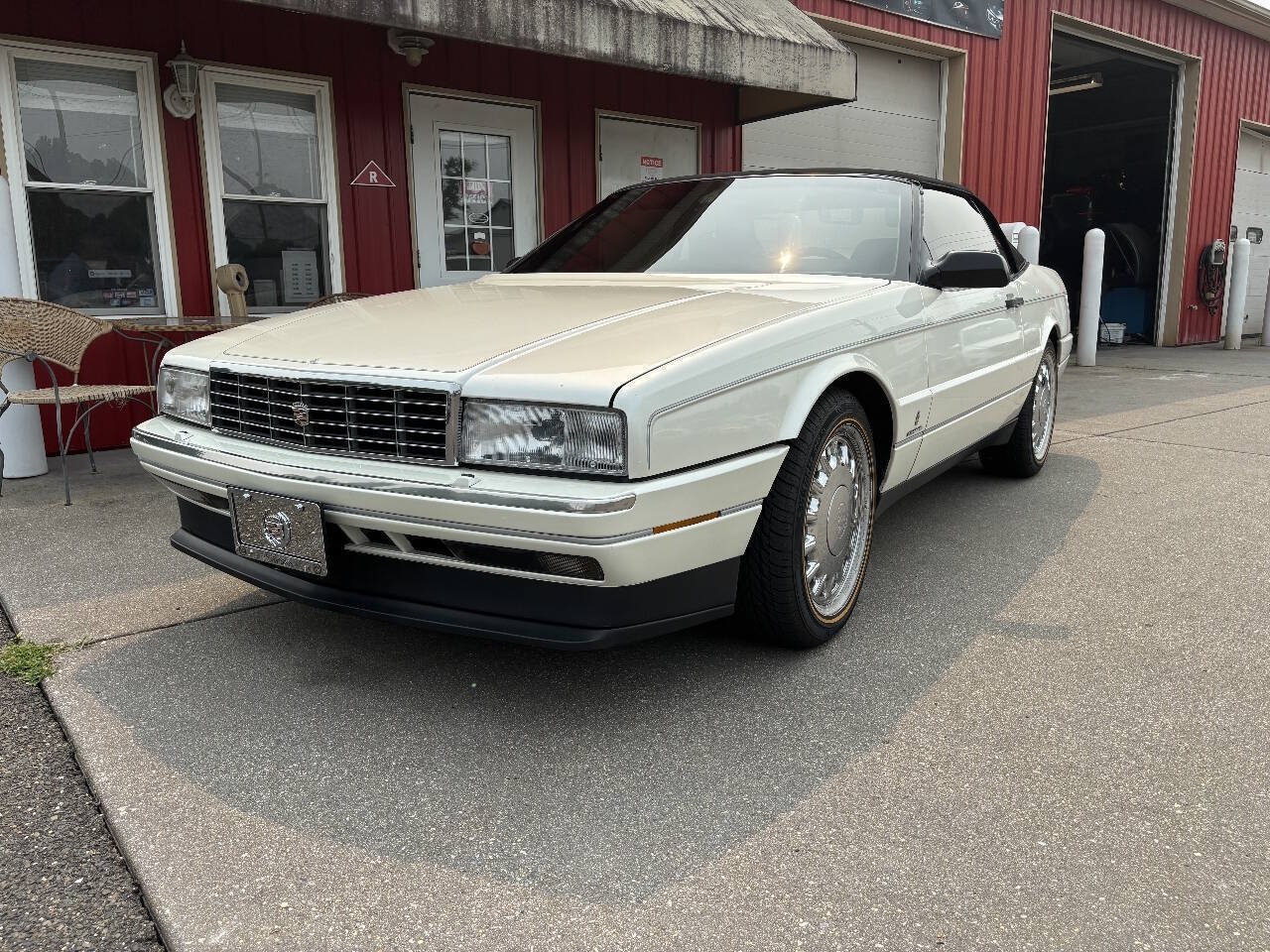 Used 1993 Cadillac Allante FWD image 3