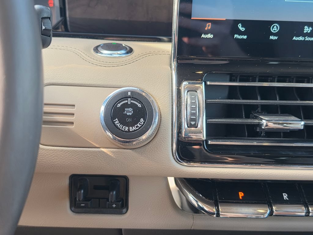 Used 2022 Lincoln Navigator Reserve AWD/4WD image 27