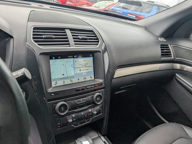 Used 2018 Ford Explorer XLT w/ Equipment Group 202A AWD/4WD image 21