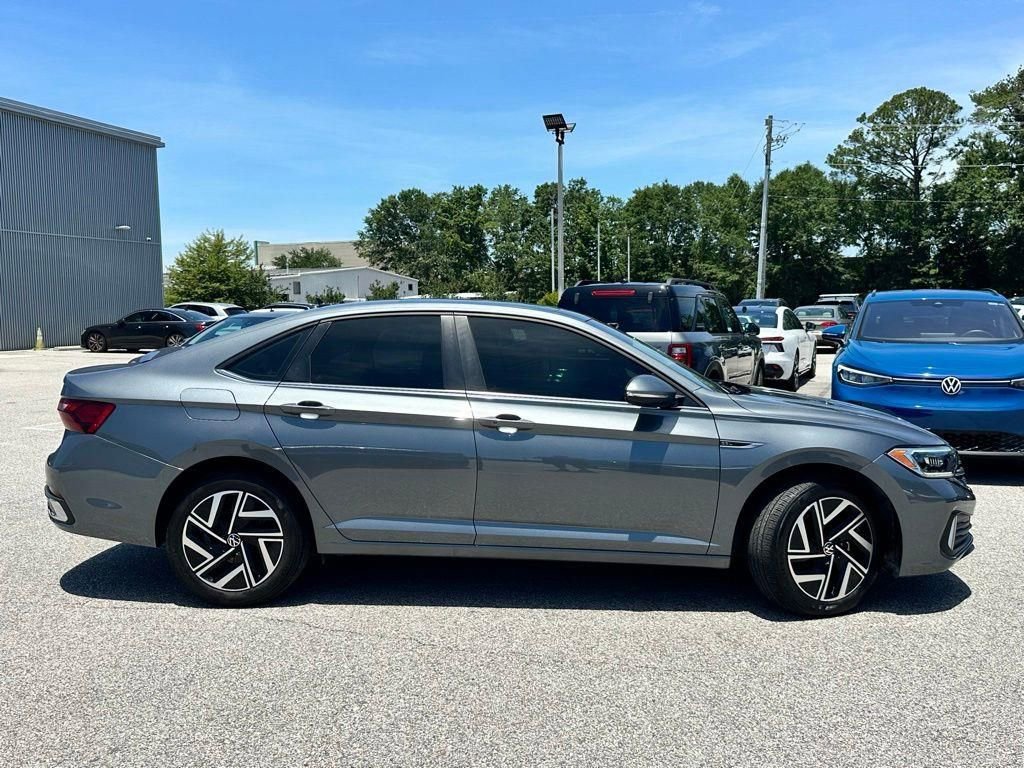 Used 2024 Volkswagen Jetta SEL FWD image 5