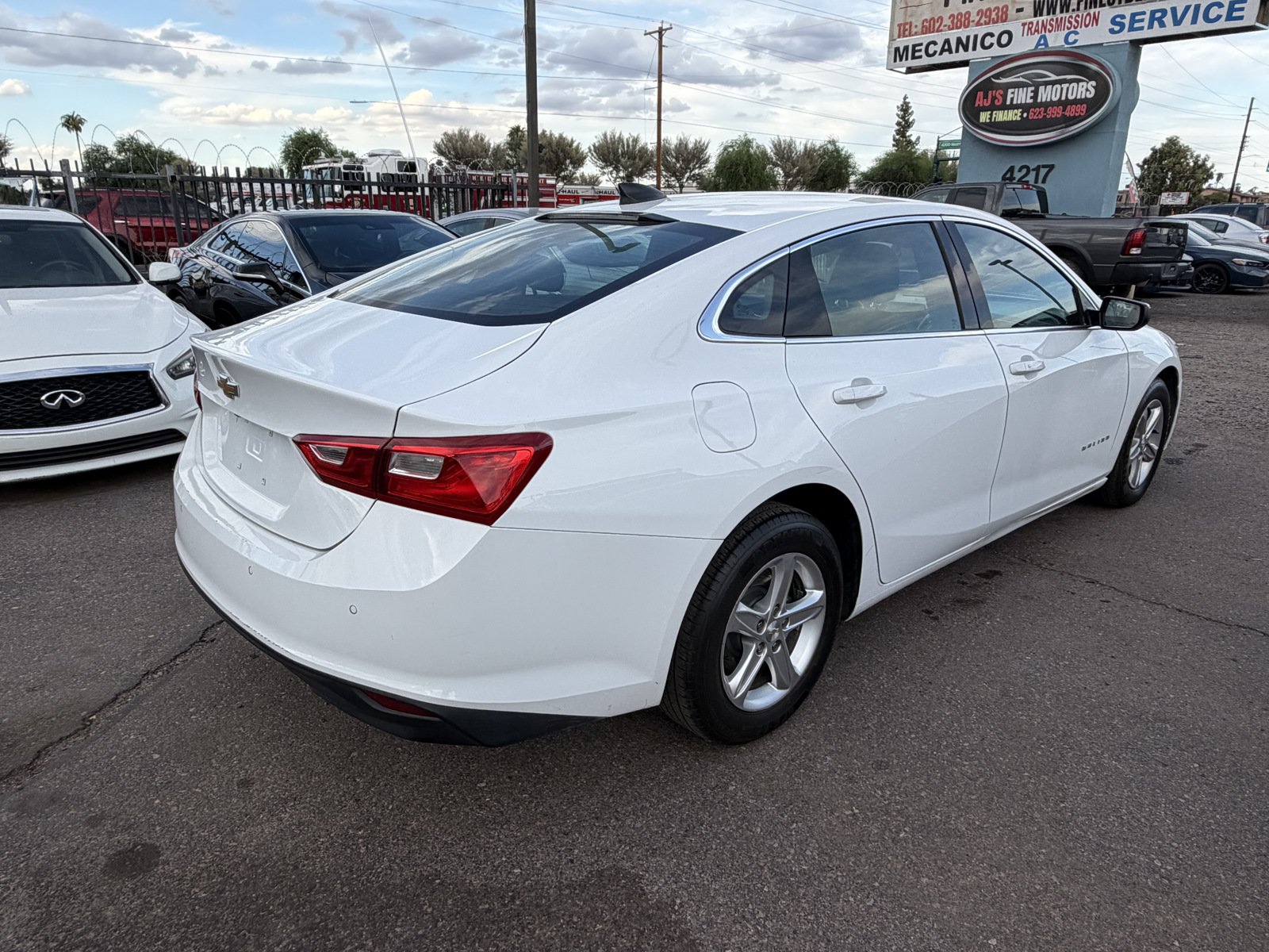 Used 2024 Chevrolet Malibu LS FWD image 4