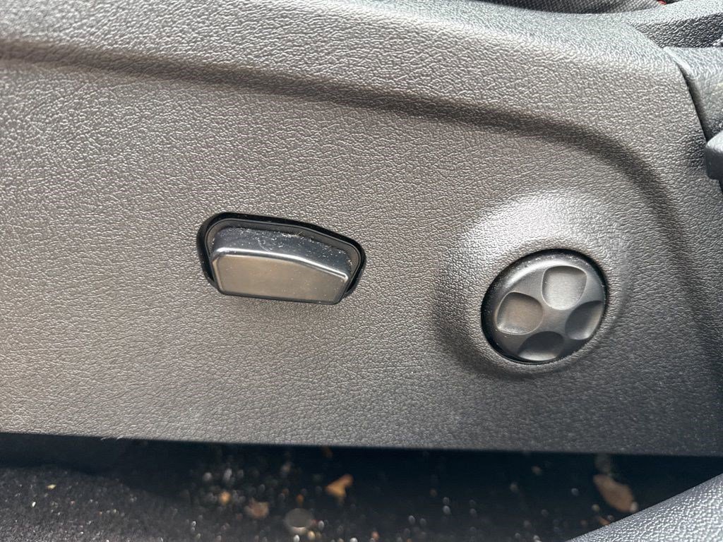 Used 2013 Dodge Journey R/T w/ Flexible Seating Group image 9