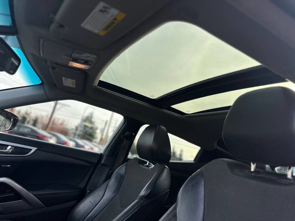 Used 2013 Hyundai Veloster w/ Tech Pkg image 14