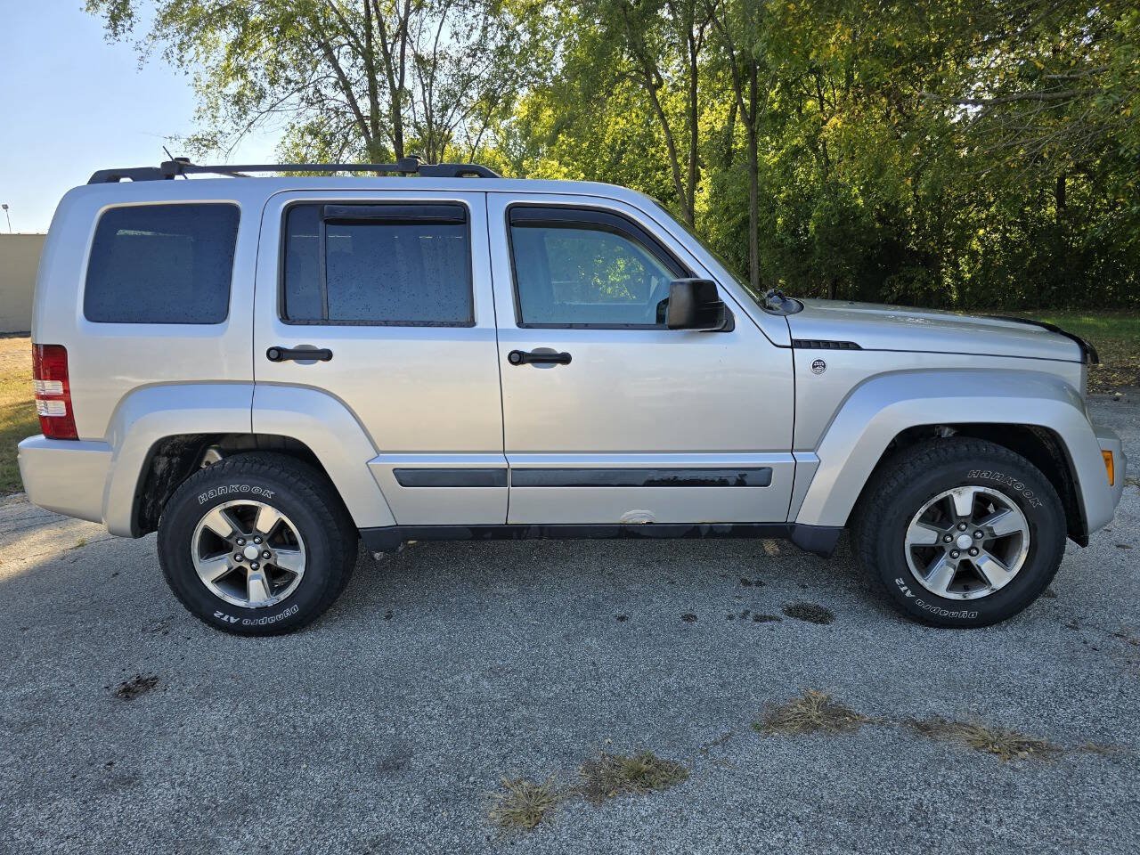 Used 2008 Jeep Liberty Sport w/ Popular Equipment Group AWD/4WD image 4