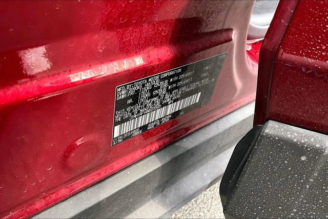 Used 2021 Toyota RAV4 LE image 14