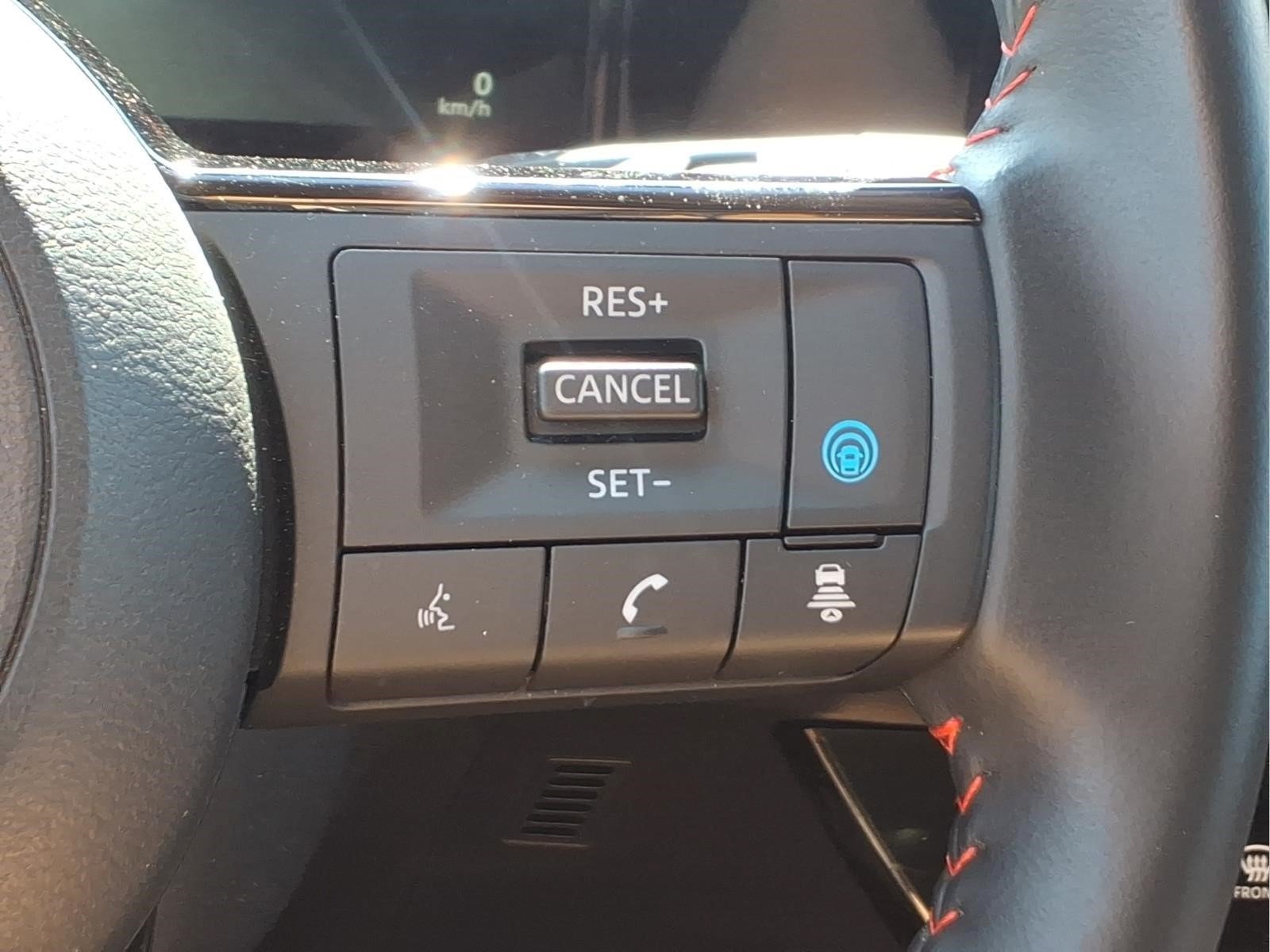 Certified 2025 Nissan Kicks SR FWD image 16