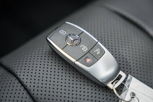 New 2026 Mercedes-Benz GLS 580 4MATIC image 43