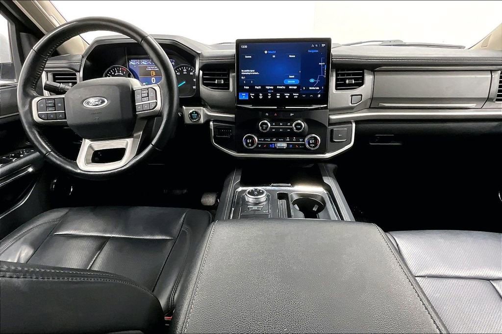 Used 2023 Ford Expedition XLT image 18