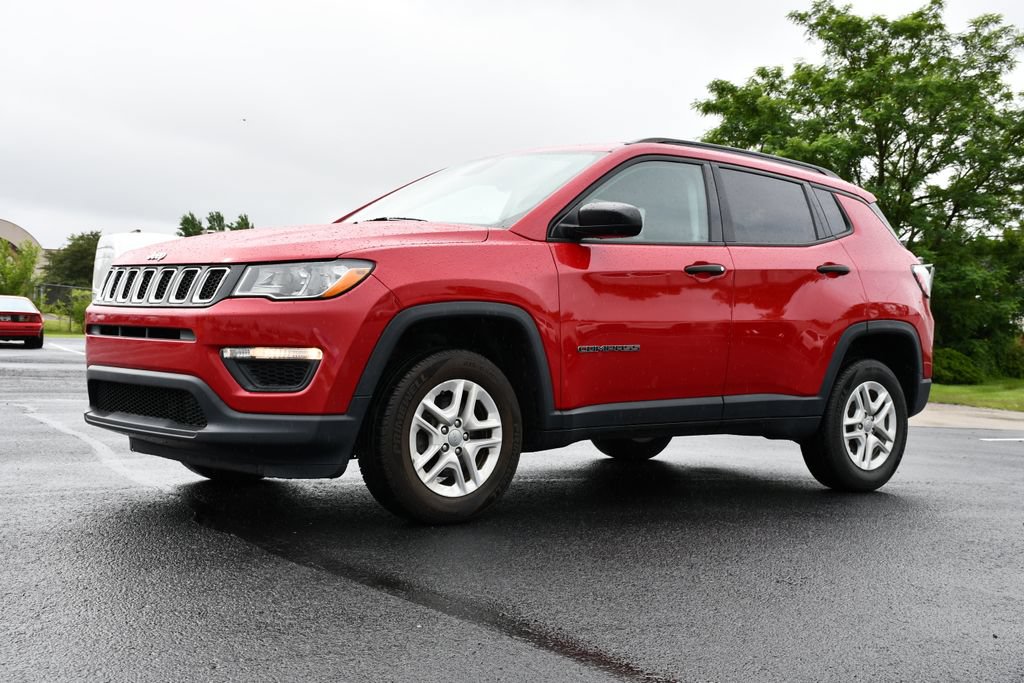 Used 2018 Jeep Compass Sport AWD/4WD image 3
