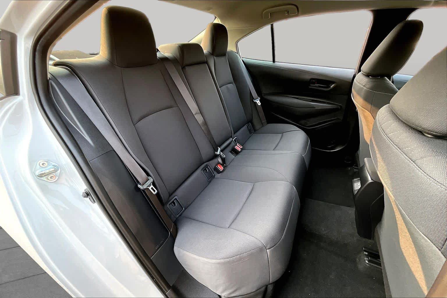 Used 2025 Toyota Corolla LE FWD image 21