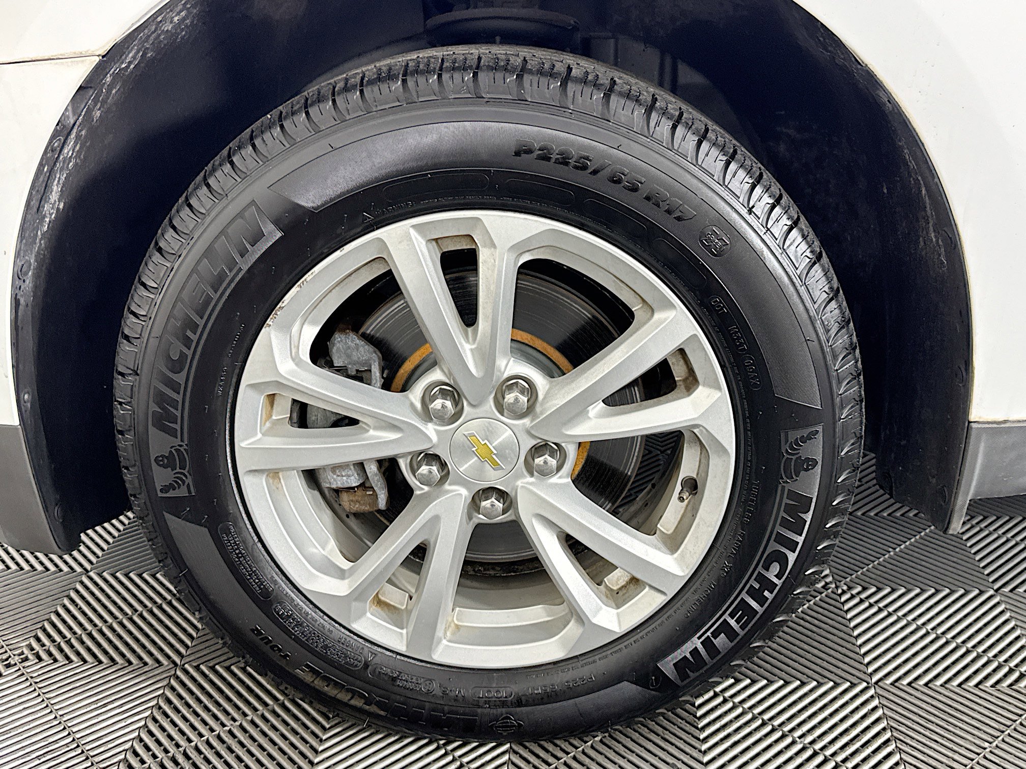 Used 2017 Chevrolet Equinox LS image 33