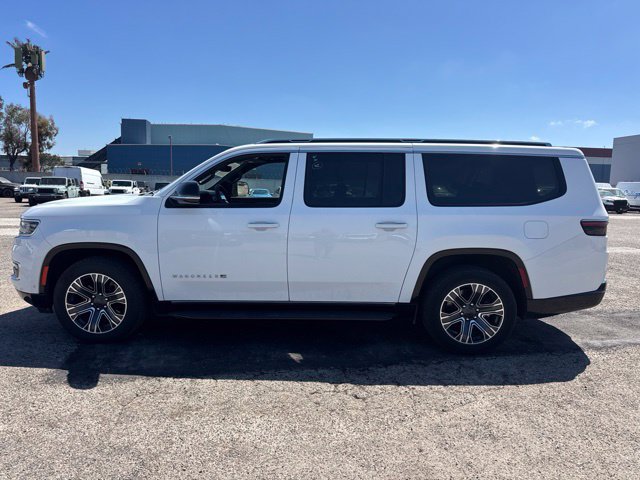 Used 2024 Jeep Wagoneer L Series II RWD image 8