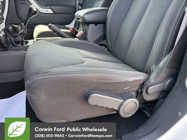 Used 2016 Jeep Wrangler Unlimited Sahara w/ Connectivity Group image 25