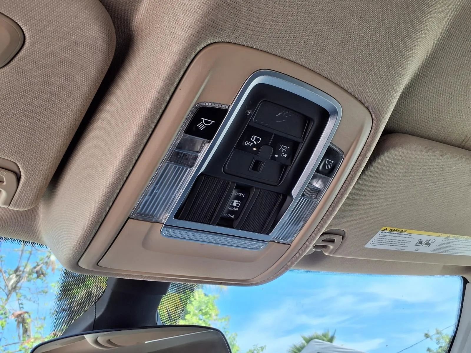 Used 2019 RAM 1500 Laramie AWD/4WD image 25