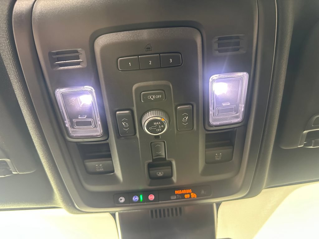 Used 2024 GMC Yukon XL Denali AWD/4WD image 37