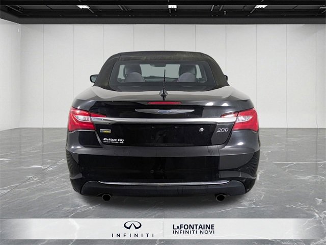 Used 2014 Chrysler 200 Touring image 4