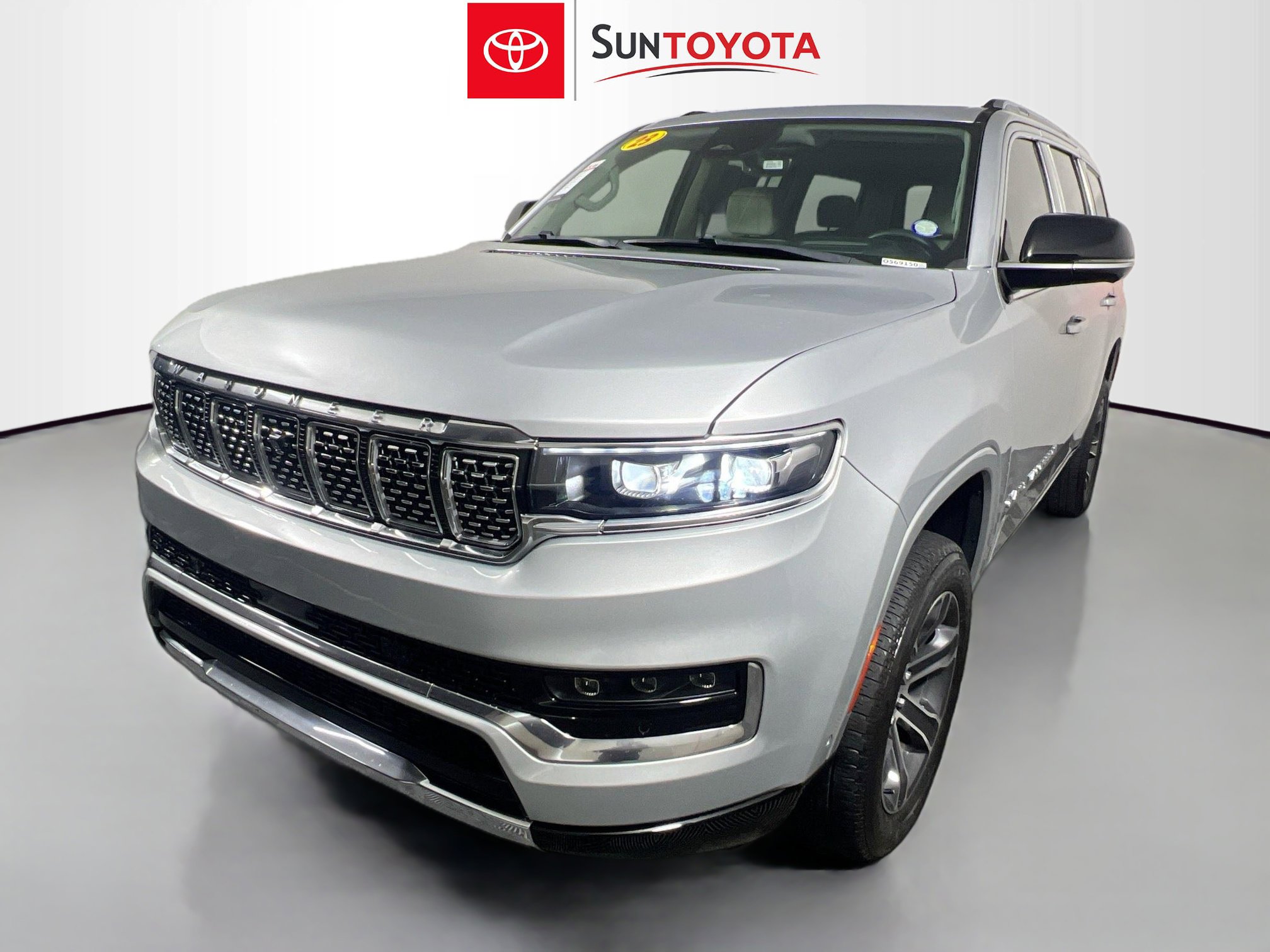 Used 2023 Jeep Grand Wagoneer 4WD image 9