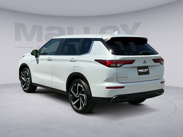 Used 2022 Mitsubishi Outlander ES image 3