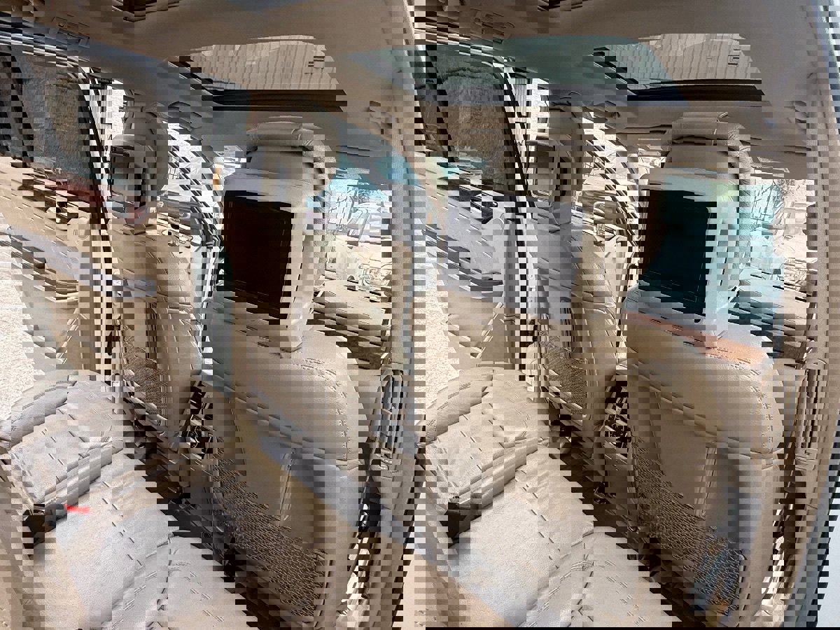 Used 2014 Mercedes-Benz GL 550 4MATIC image 22