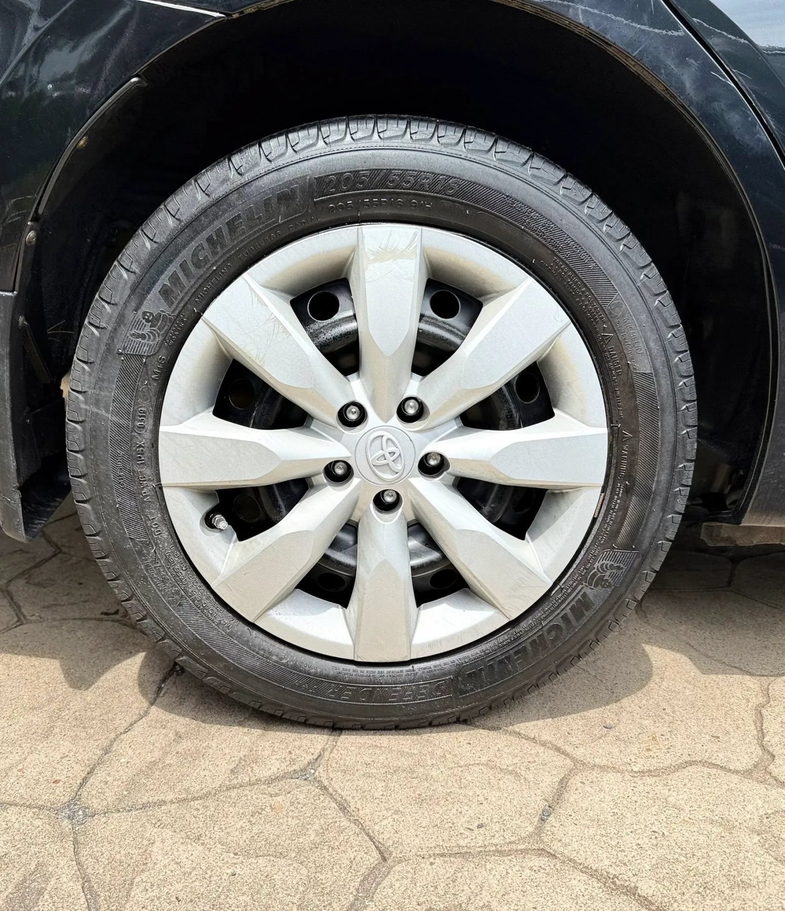 Used 2016 Toyota Corolla LE FWD image 42