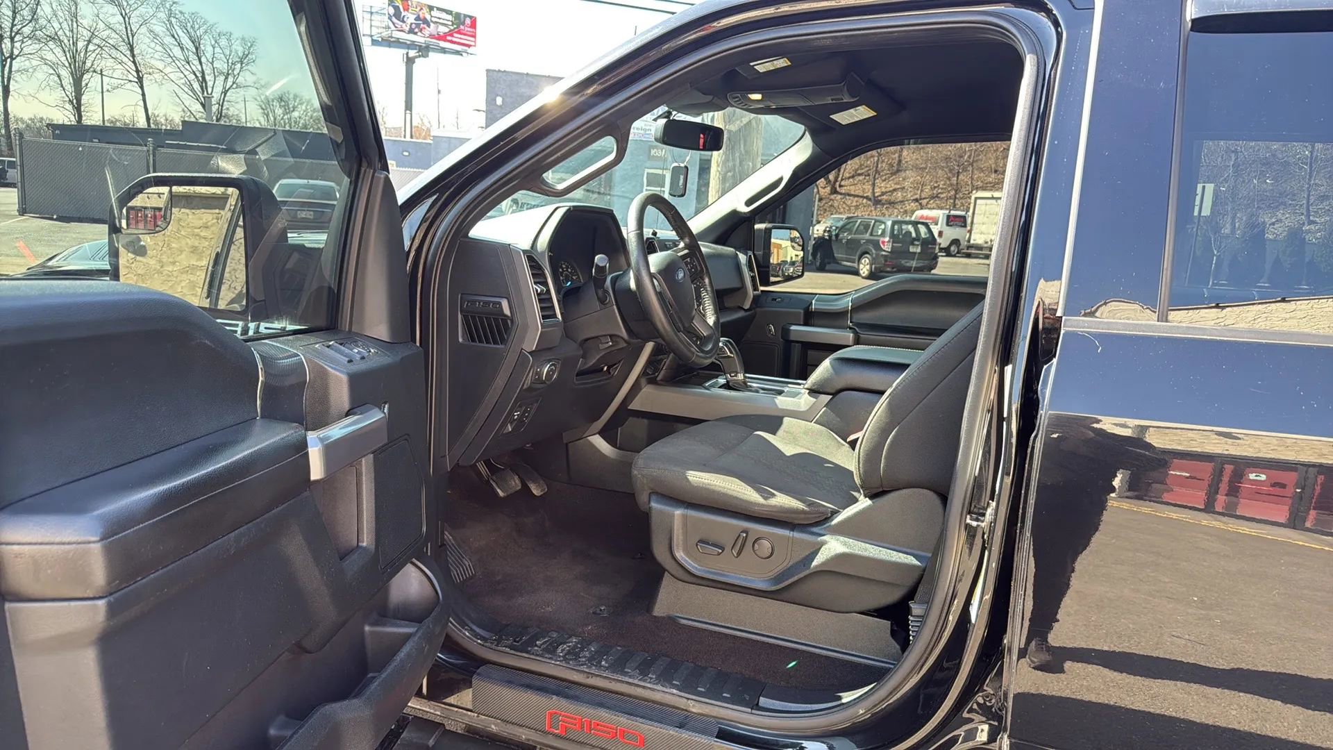 Used 2019 Ford F150 XLT w/ Equipment Group 302A Luxury image 21