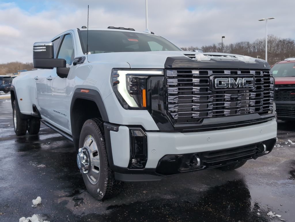 New 2026 GMC Sierra 3500 Denali Ultimate image 1