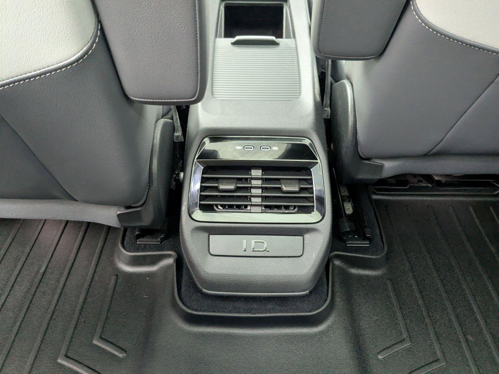 Used 2022 Volkswagen ID.4 Pro S RWD image 19