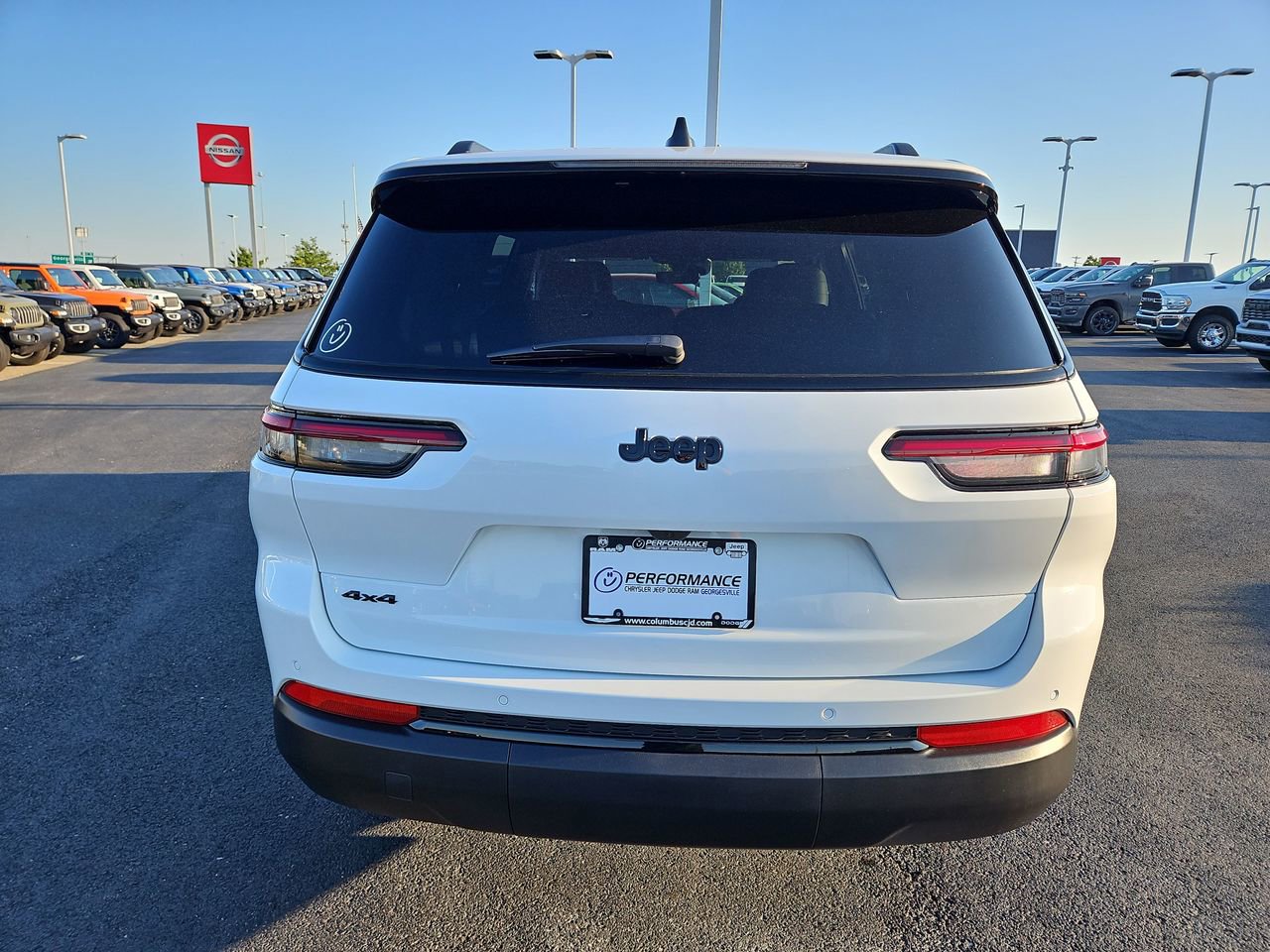 New 2025 Jeep Grand Cherokee L Laredo image 6