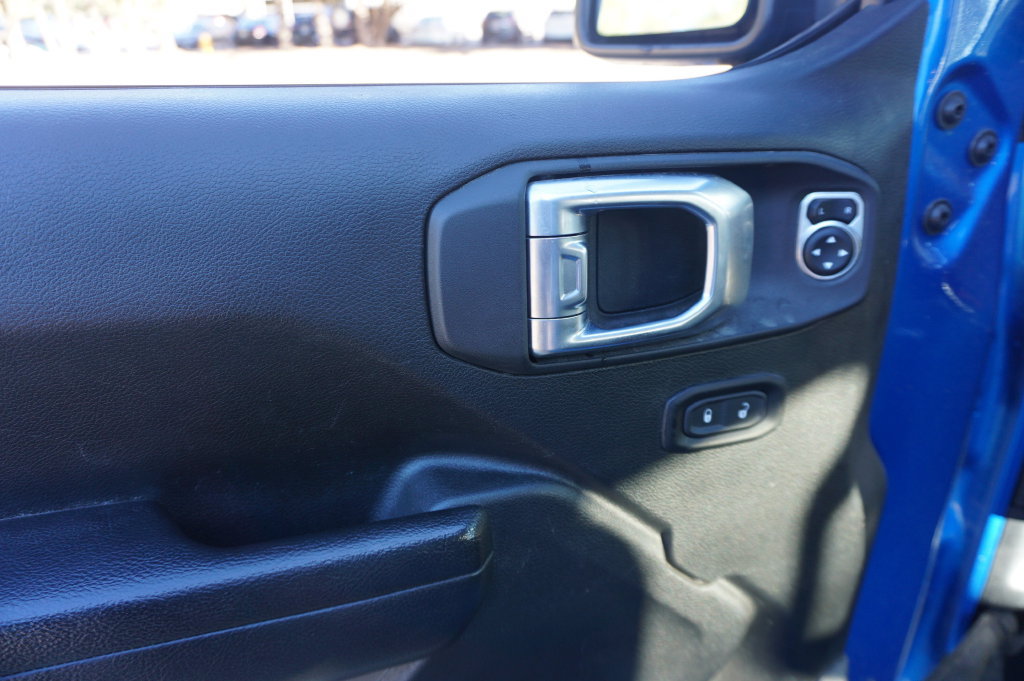 Used 2023 Jeep Gladiator Sport AWD/4WD image 4