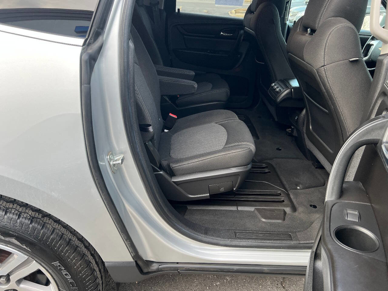 Used 2015 Chevrolet Traverse LT image 24